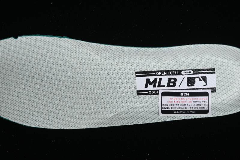 MLB Chunky Liner Basic New York Yankees Thick Sole Platform Sneakers with 6cm Height Increase - 3ASXCA12N50IVS
