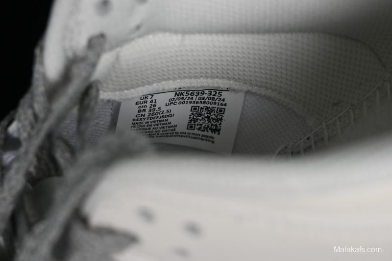 Nike SB Dunk Low Collaboration Three Swooshes Beige Black Low-Top Casual Skateboarding Shoes - NK5639-325