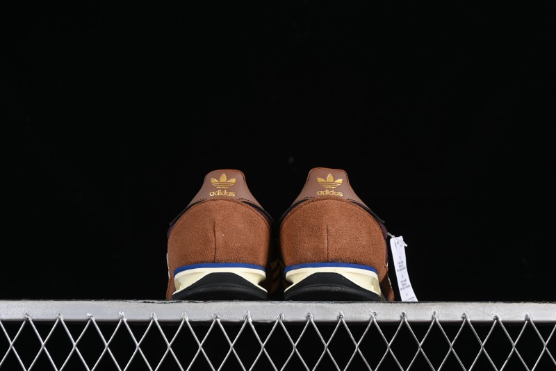 Adidas Originals SL 72 Retro Running Shoes with Nylon Upper and Suede Accents - IE3425