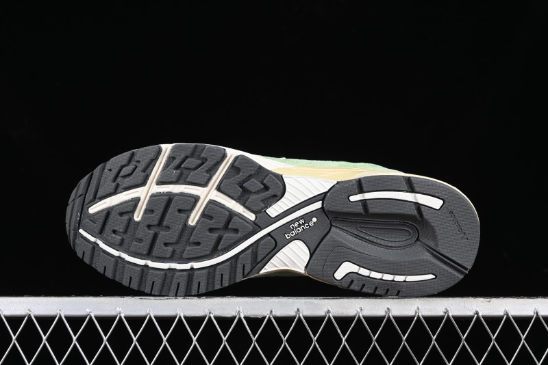 New Balance Made In USA M993 Series Classic Retro Running Shoes - U993WG