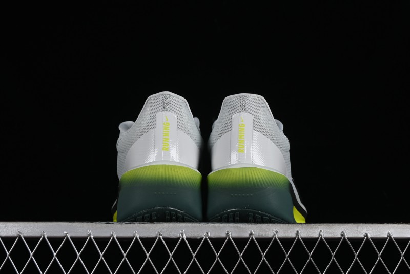Nike Zoom Fly 6 Running Shoes with Flyknit and React Technology - FN8455-100