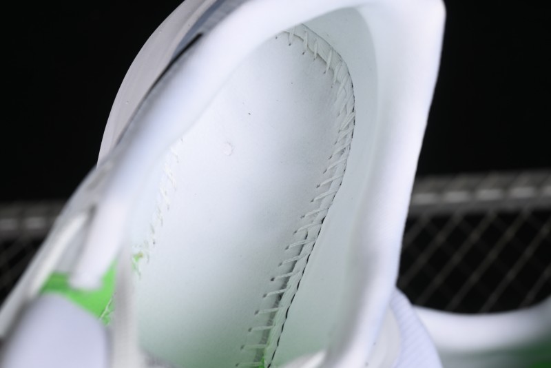 Nike Zoom Fly 5 Premium Lightweight Running Shoes with React Technology and Carbon Fiber Plate - DM8968-101