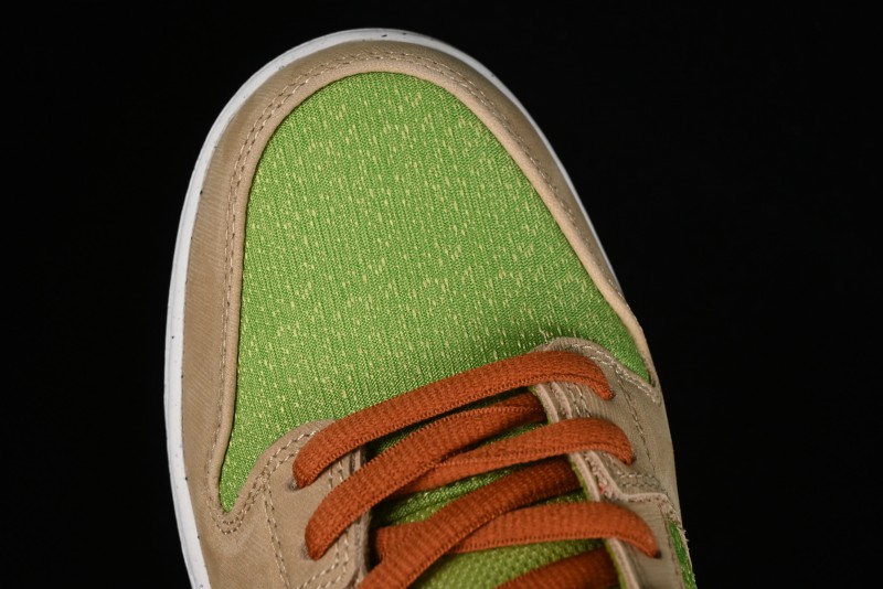 Nike SB Dunk Low Casual Skate Shoes with Escargot-Inspired Vanilla Garlic Butter Colorway - FQ7585-200