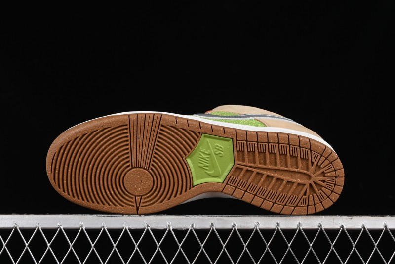 Nike SB Dunk Low Casual Skate Shoes with Escargot-Inspired Vanilla Garlic Butter Colorway - FQ7585-200