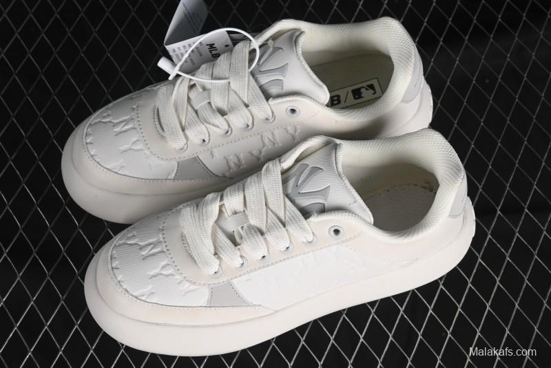 MLB Chunky Classic Base New York Yankees Lightweight Platform Casual Sneakers - 3ASXBMN4N50GRL