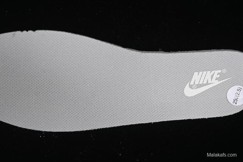 Nike SB Dunk Low x Undefeated Collaboration Casual Skate Shoes - UN1697-622