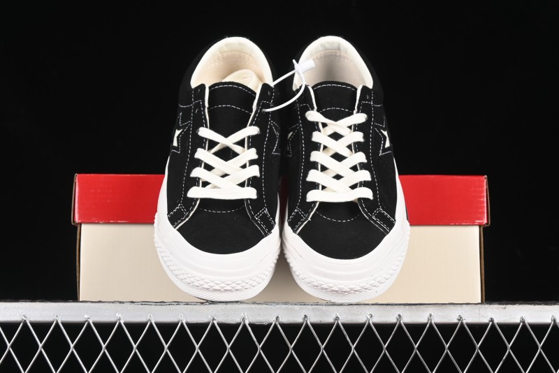 Converse One Star J Vtg Suede Low-Top Casual Sneakers in Retro Black and White - M.C3