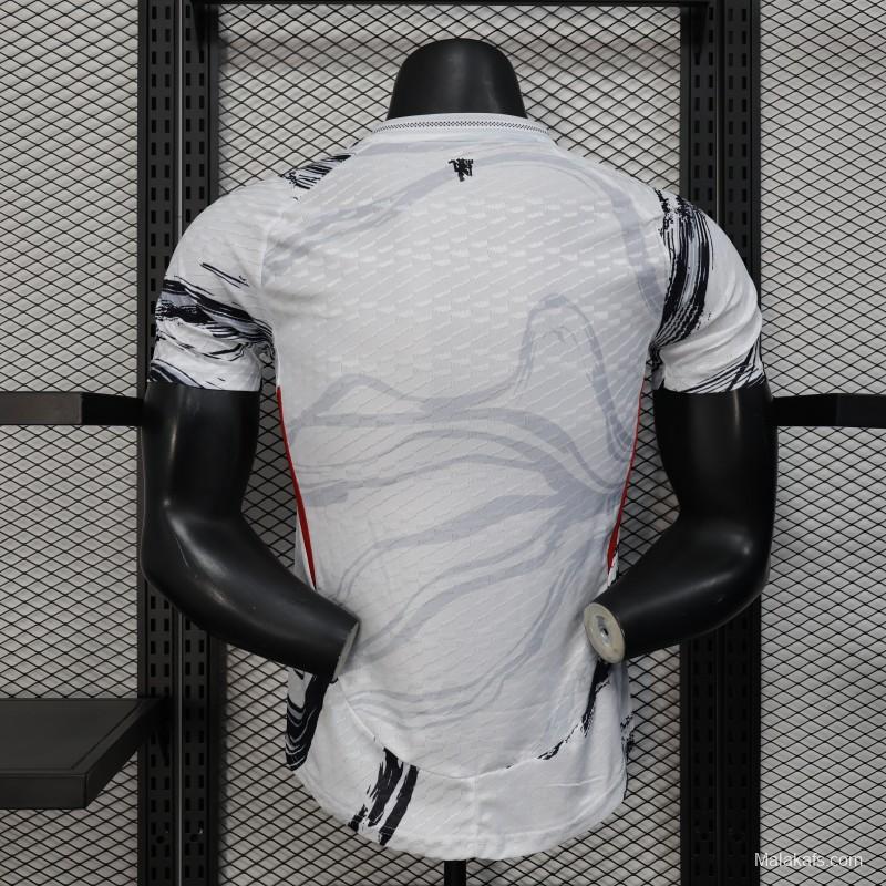 Player Version 25/26 Manchester United White with Marble Pattern and Snapdragon Sponsor Jersey