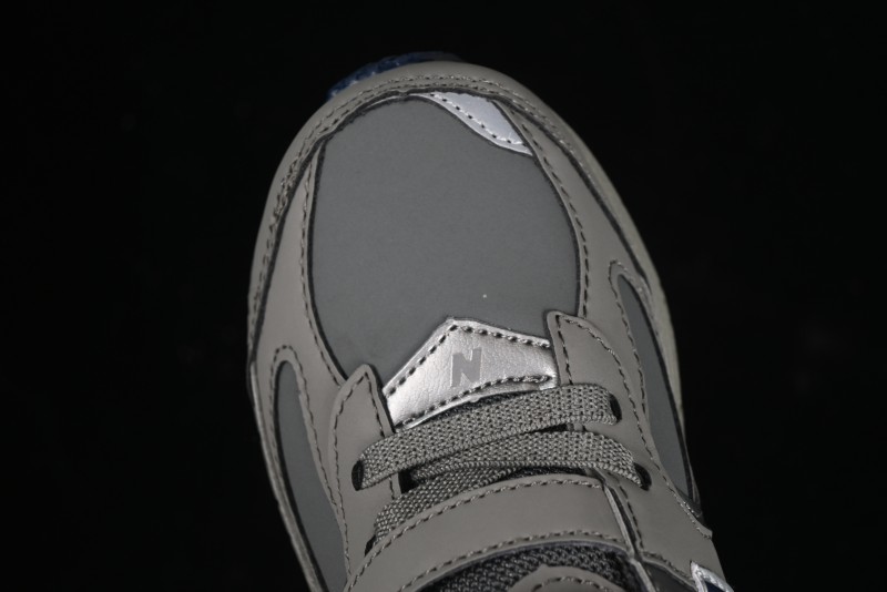 New Balance 2002R Series Hook & Loop Kids Shoes with Fleece Lining - PV2002RA