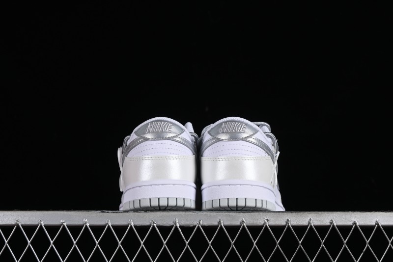 Nike Dunk Low SB Casual Sneakers with Deconstructed Laces and Ribbon Bow Design - DH9765-102