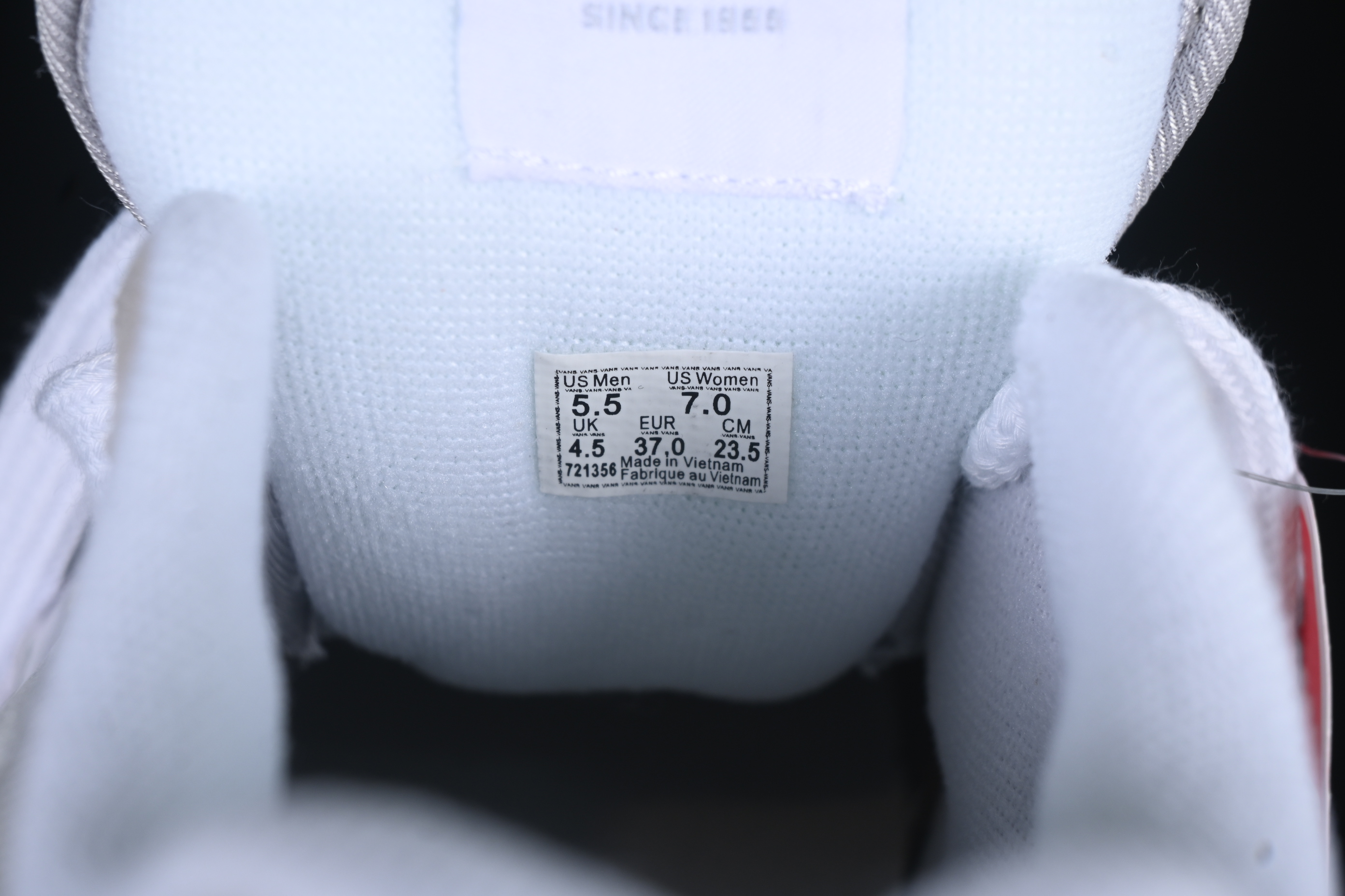 Vans Knu Skool Low-Top Retro Chunky Sneakers with Oversized Logo - VN000CRPBWD