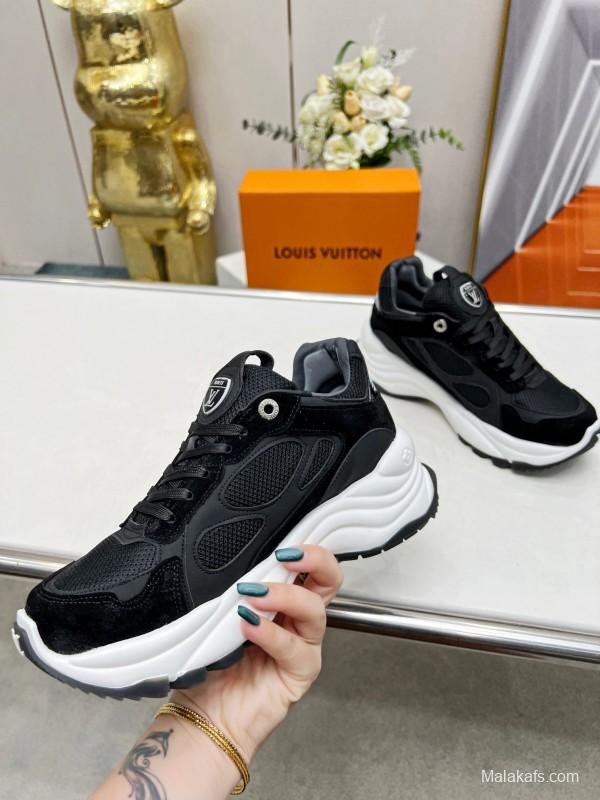 2025 Unisex Louis Vuitton Black Mesh Suede Running Shoes LY00340