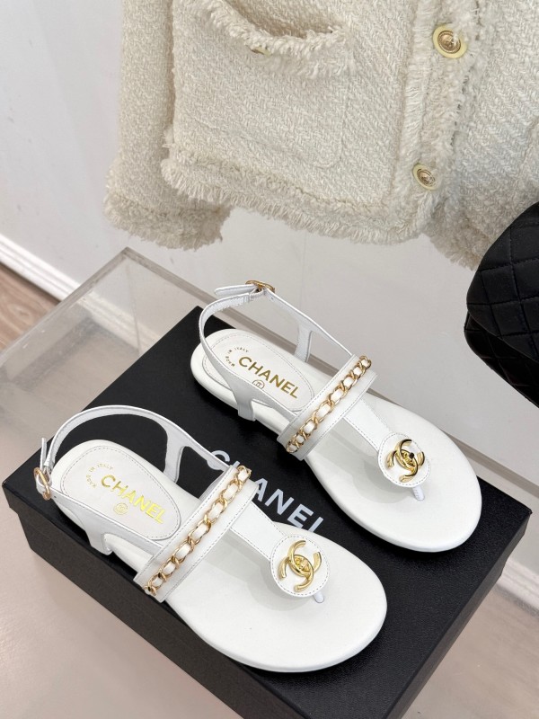 2025 Slippers Chanel White Leather Chain Strap CC Logo