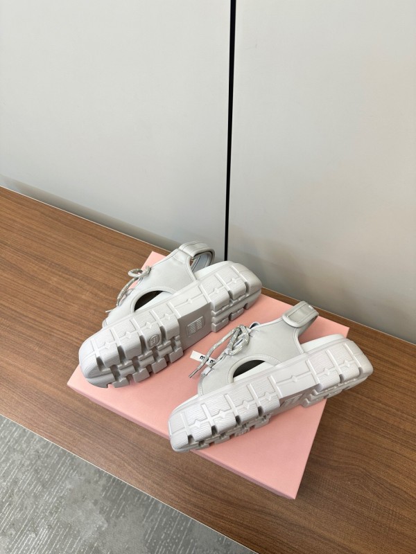 2025 Women Miu Miu White Leather Sandals LY00240