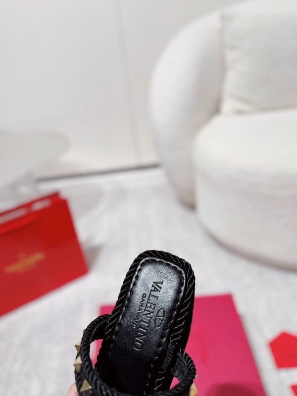 2025 Women Valentino Black Leather Wedge Sandals Studded LY00290