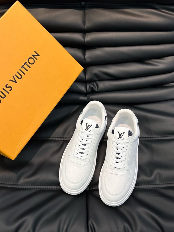 2024 Men Louis Vuitton White Leather Sneakers MJ00400