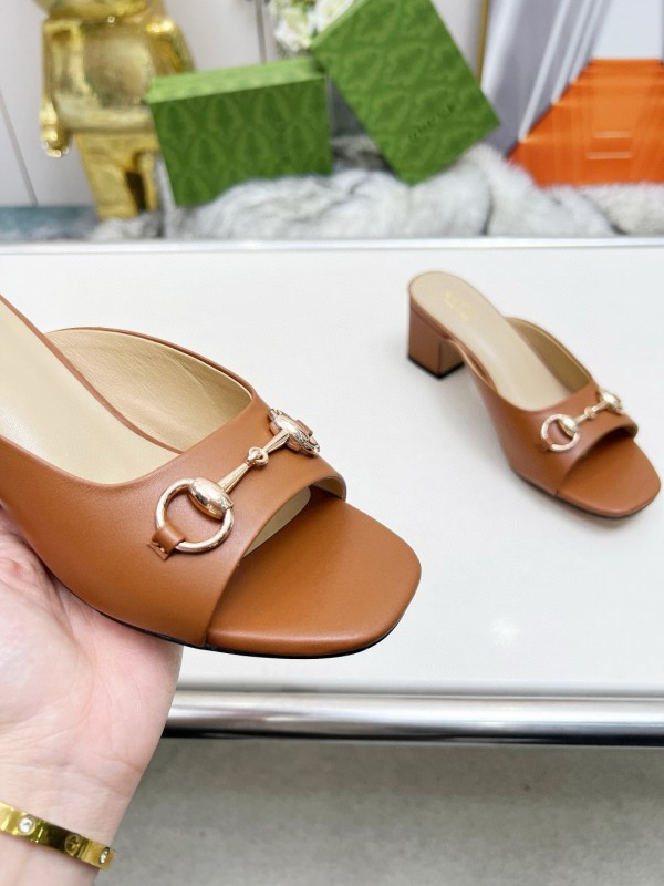2025 Women Gucci Brown Leather Mules Classic Buckle MJ00180/215