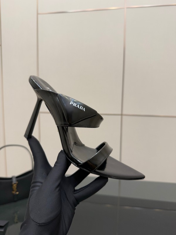 2025 Women Prada Black Leather Sandals