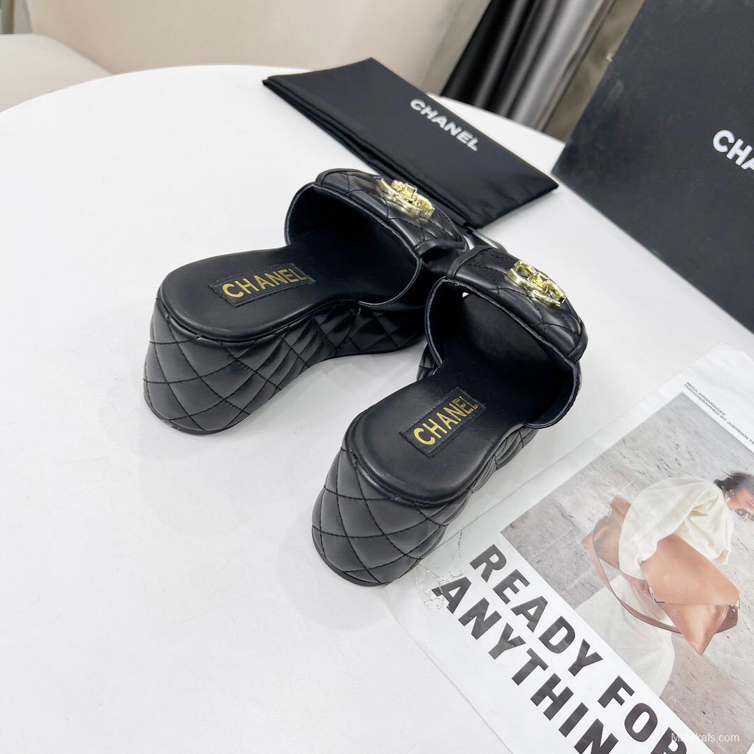 2025 Women Chanel Black Leather Slides