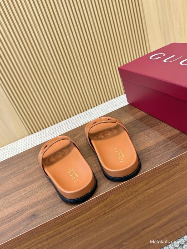 2025 Women Gucci Brown Leather Slides LY00230