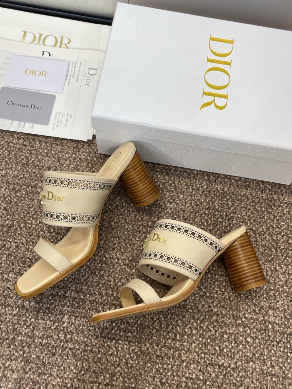 2025 Women Dior Beige Leather Slippers KFY00310