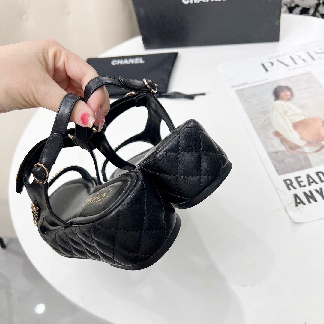 2025 Women Chanel Black Leather Sandals Chain LY00260