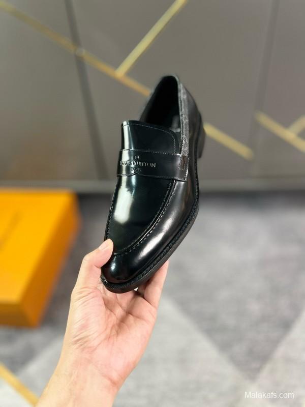 2024 Men Louis Vuitton Black Leather Loafers MJ00290