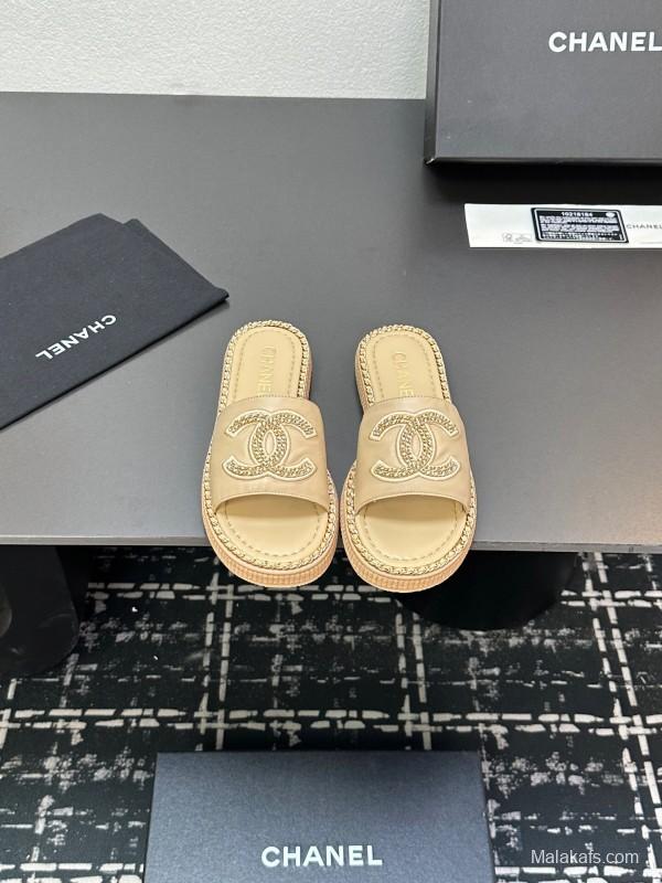 2025 Slippers Chanel Beige Leather Slippers