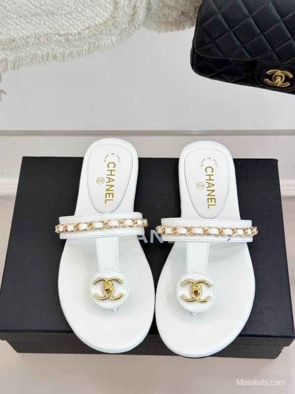 2025 Women Chanel White Leather Slippers CC Chain KFY00250