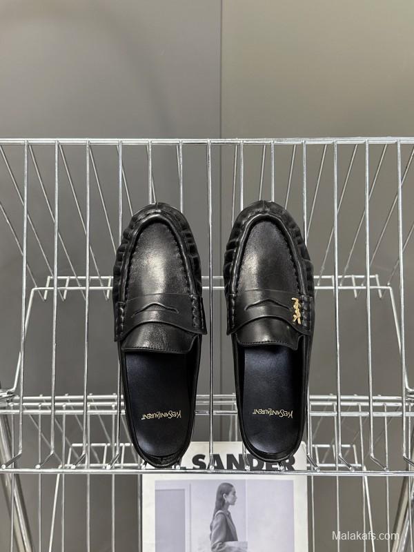 2025 Women Yves Saint Laurent Black Calfskin Loafer KFY00330