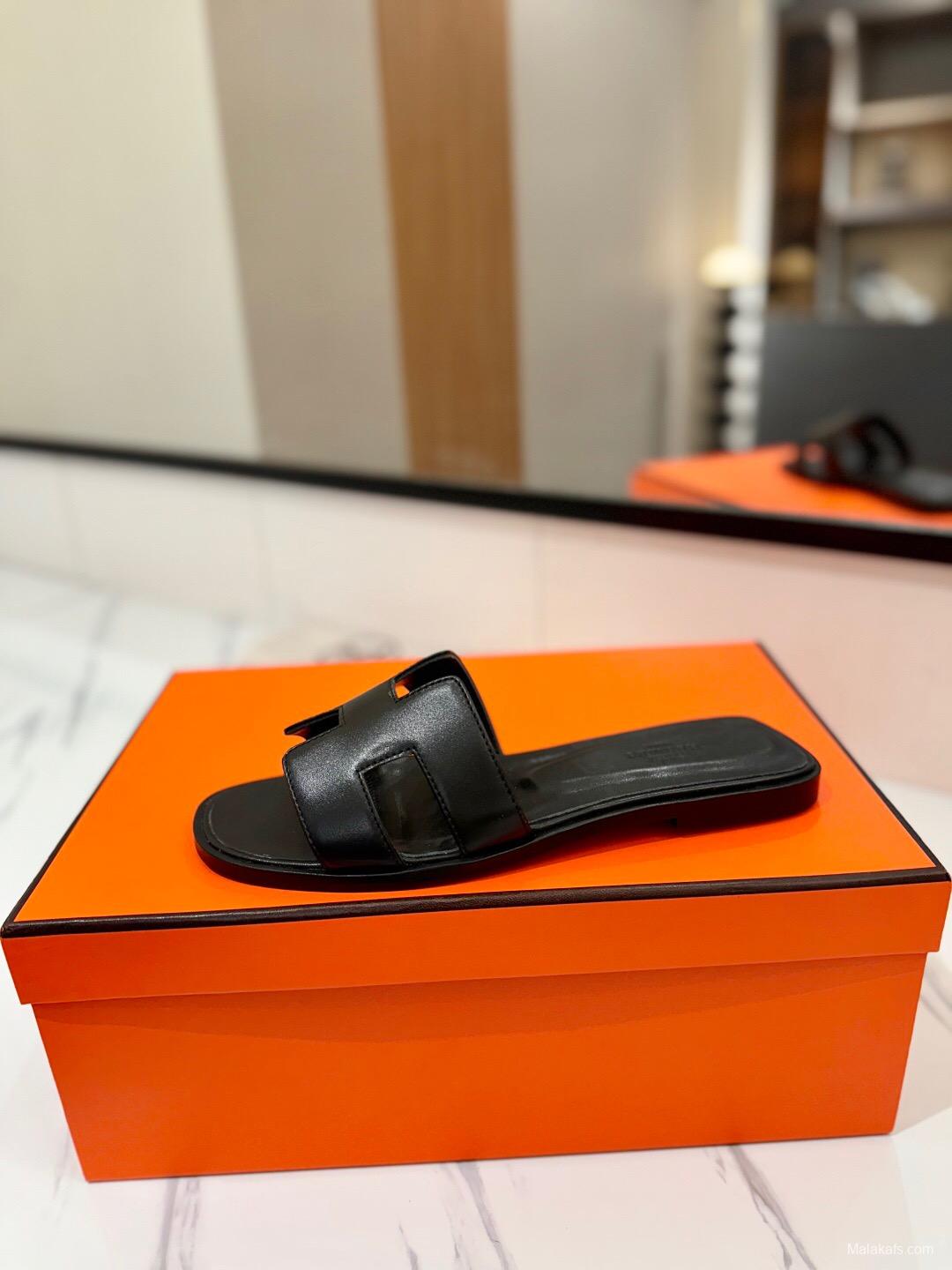 2025 Women Hermès Black Leather Slippers