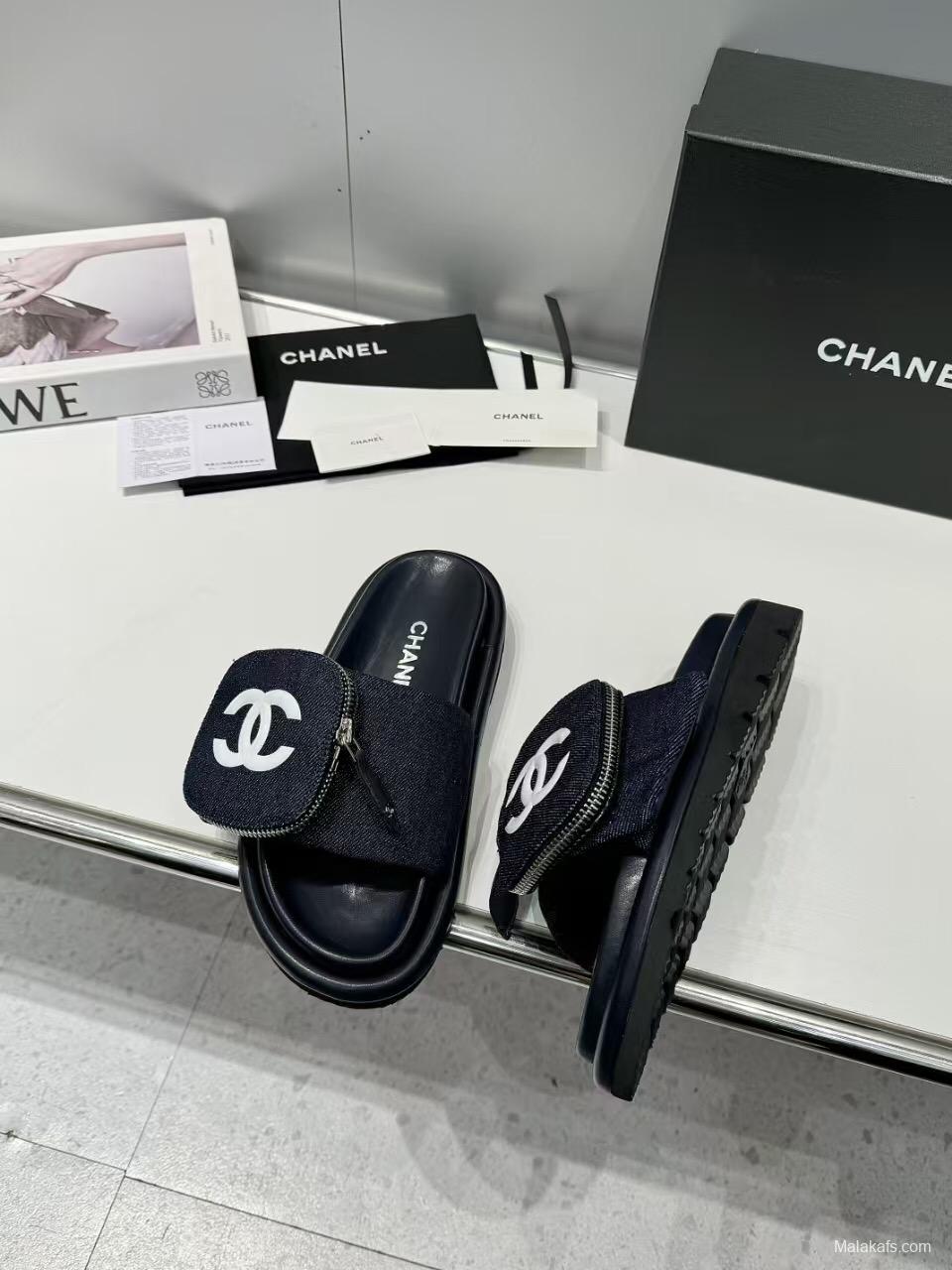 2025 Slippers Chanel Black Fabric Slippers