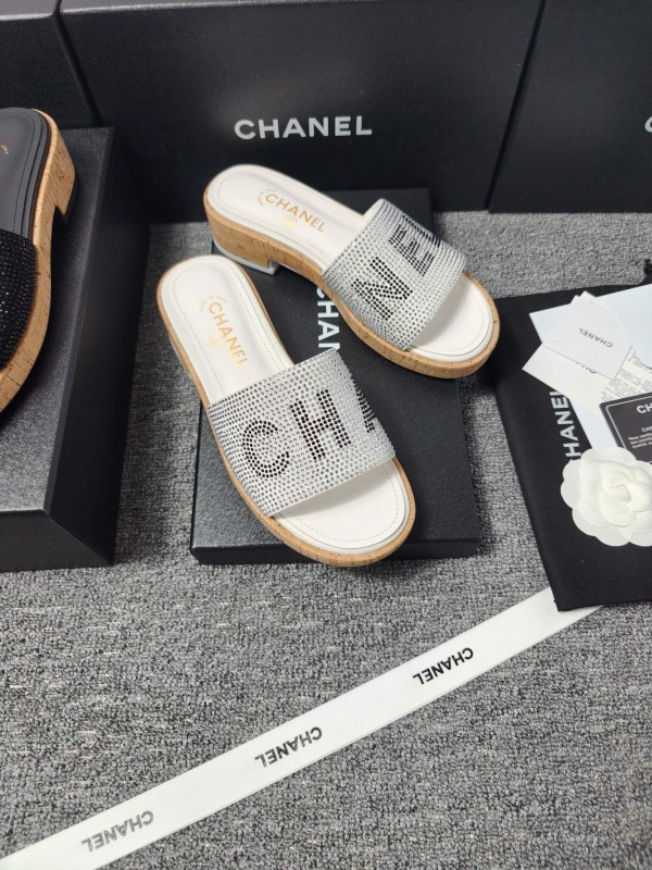 2025 Slippers Chanel White Crystal Slide LY00260