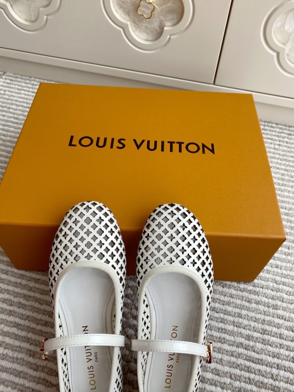 2025 Women Louis Vuitton White Leather Mary Jane Perforated KFY00310