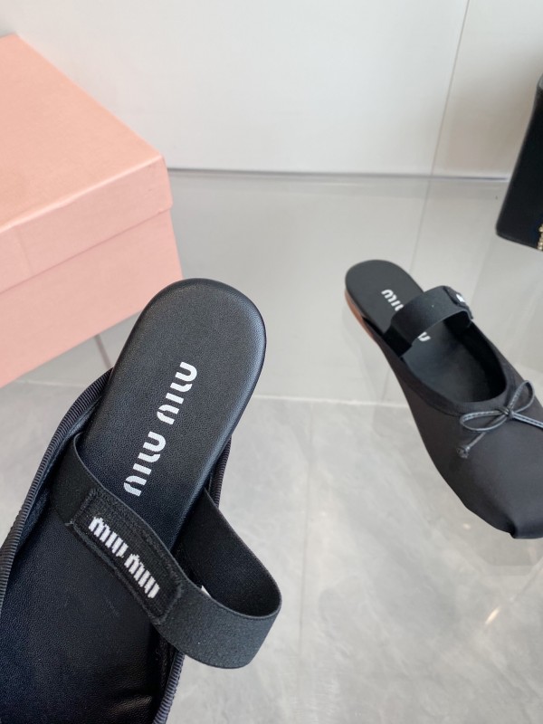 2025 Women Miu Miu Black Nylon Ballet Flats LY00380