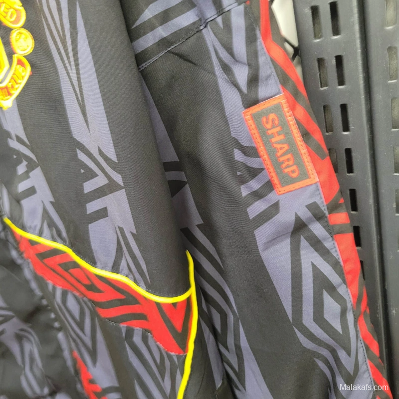 25/26 Manchester United Jacket Retro Black Pattern Windbreaker