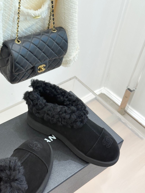 Chanel 25K Series Two-Tone CC Fur Snow Boots - KFY00270