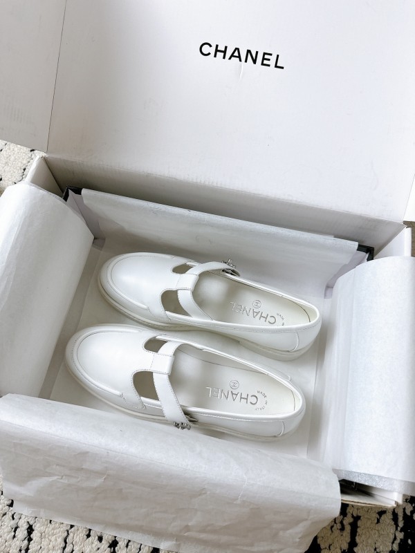 Chanel 2025 SS Loafers Classic Elegant Design - KFY00320