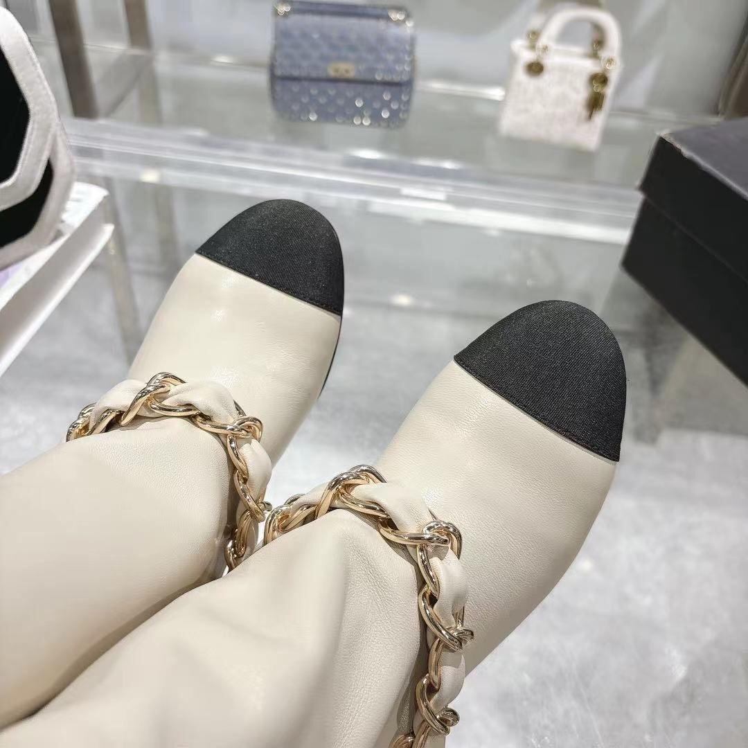 Chanel 2025 SS Runway Turn-Cuff Large Chain Block Heel Boots - LY00410
