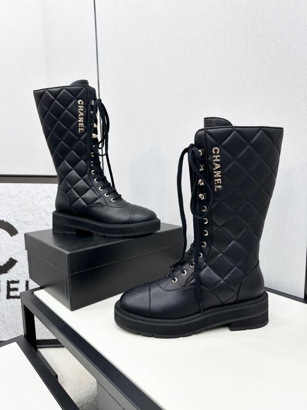 Chanel Fall/Winter Essential Short Boots with Rubber Foam Sole - LY00380