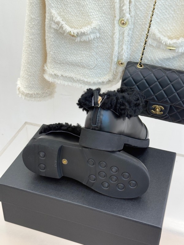 Chanel 2025/SS Double C Color-Block Shearling Snow Boots - KFY00270