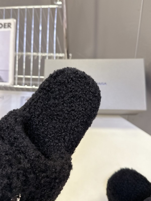 Balenciaga 2025/SS Couple Edition Coca-Cola Logo Furry Slippers - KFY00230