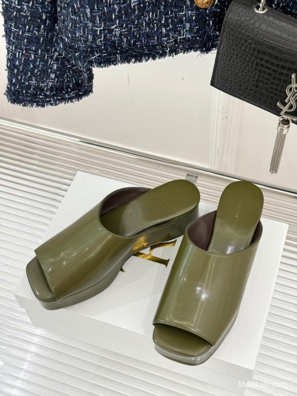 The Row Fall/Winter 2025 Platform Slides - KFY00280