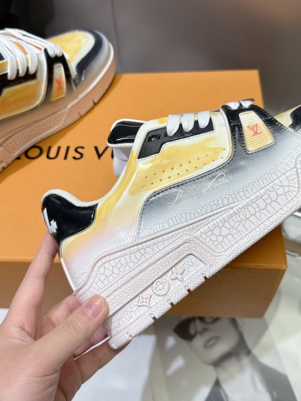 Louis Vuitton Trainer Basketball Series Crackle Glaze Process Sneakers - LY00490