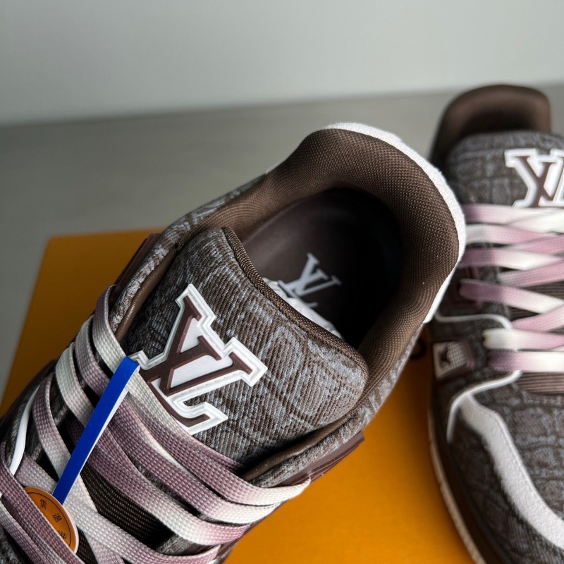 Louis Vuitton 2025 Spring/Summer Collection Luxury Sneakers with Signature Logo and Dual-Color TPU Outsole - YC