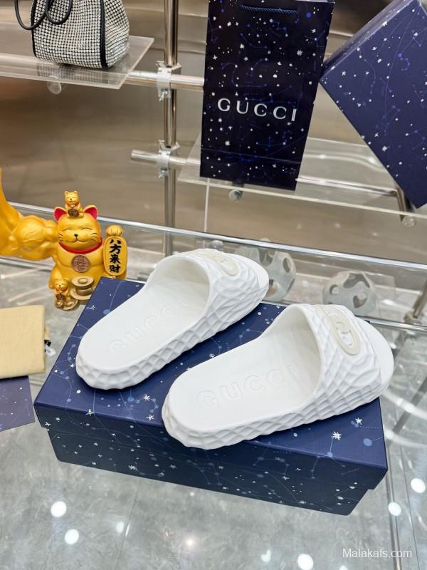 Gucci Lido Interlocking G Textured Rubber Sandals for Men - AS00170