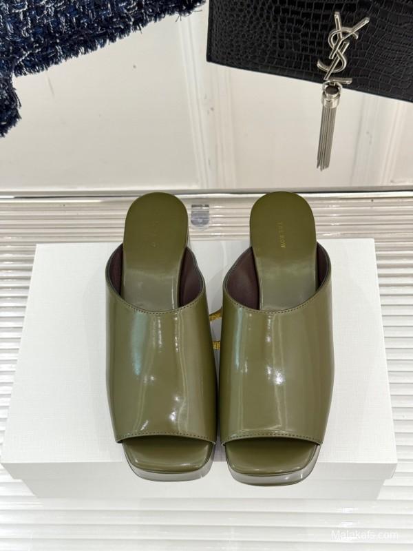 The Row Fall/Winter 2025 Platform Slides - KFY00280