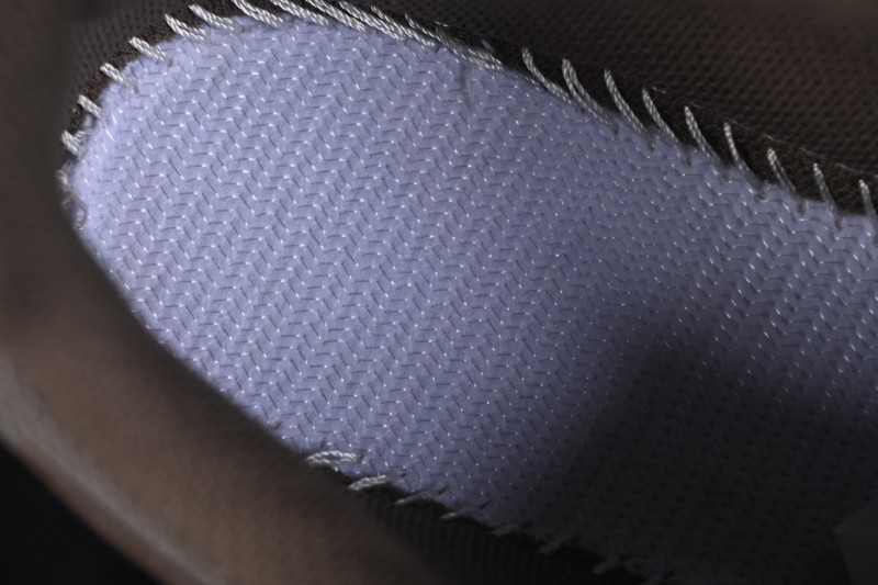New Balance 204 Retro Casual Running Shoes with Breathable Mesh Upper - U204L273